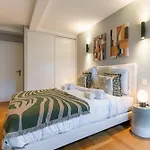 Grand Appartement Design Sous Les Toits, Paris 16E