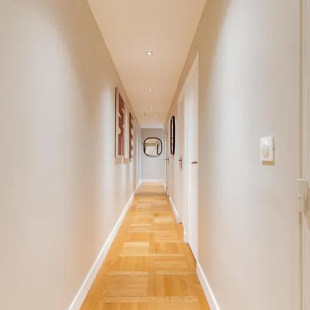 Grand Design Sous Les Toits, 16e Apartment Paris