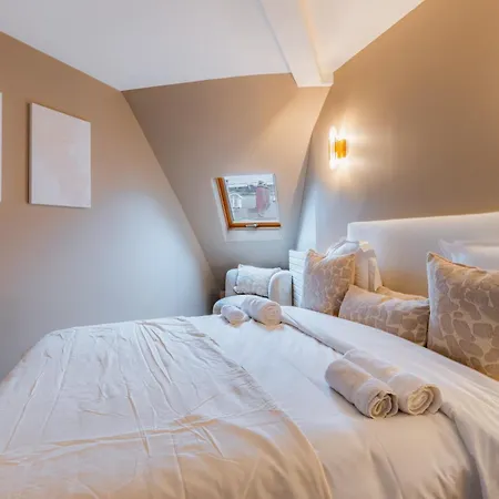 Apartment Grand Design Sous Les Toits, 16e *