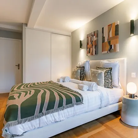 Apartment Grand Design Sous Les Toits, 16e Paris